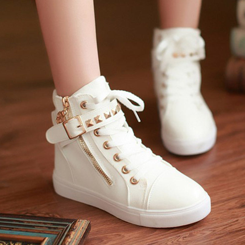 BOTA ROCKERA DE MUJER (blanco/negro)