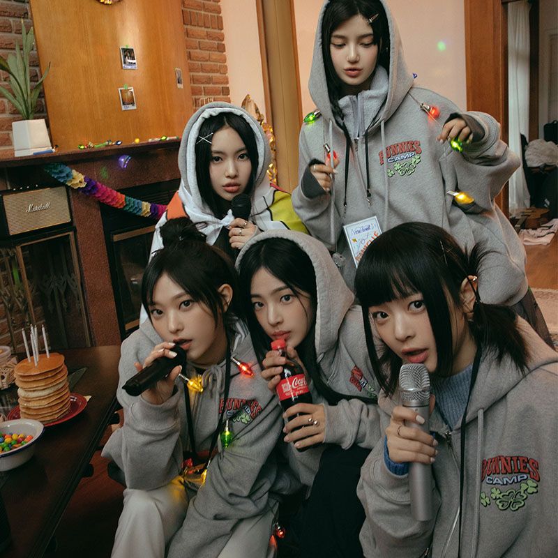 SUDADERAS NEWJEANS BUNNIES CAMP 2024 (disponibles en 3 colores)